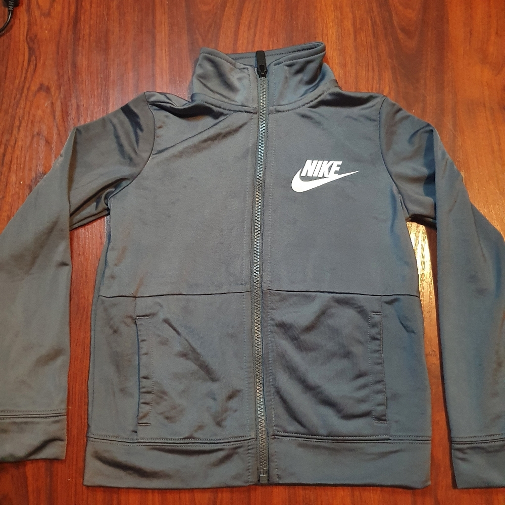 3/$45 Gray Nike tracksuit jacket zipper sz 4/5